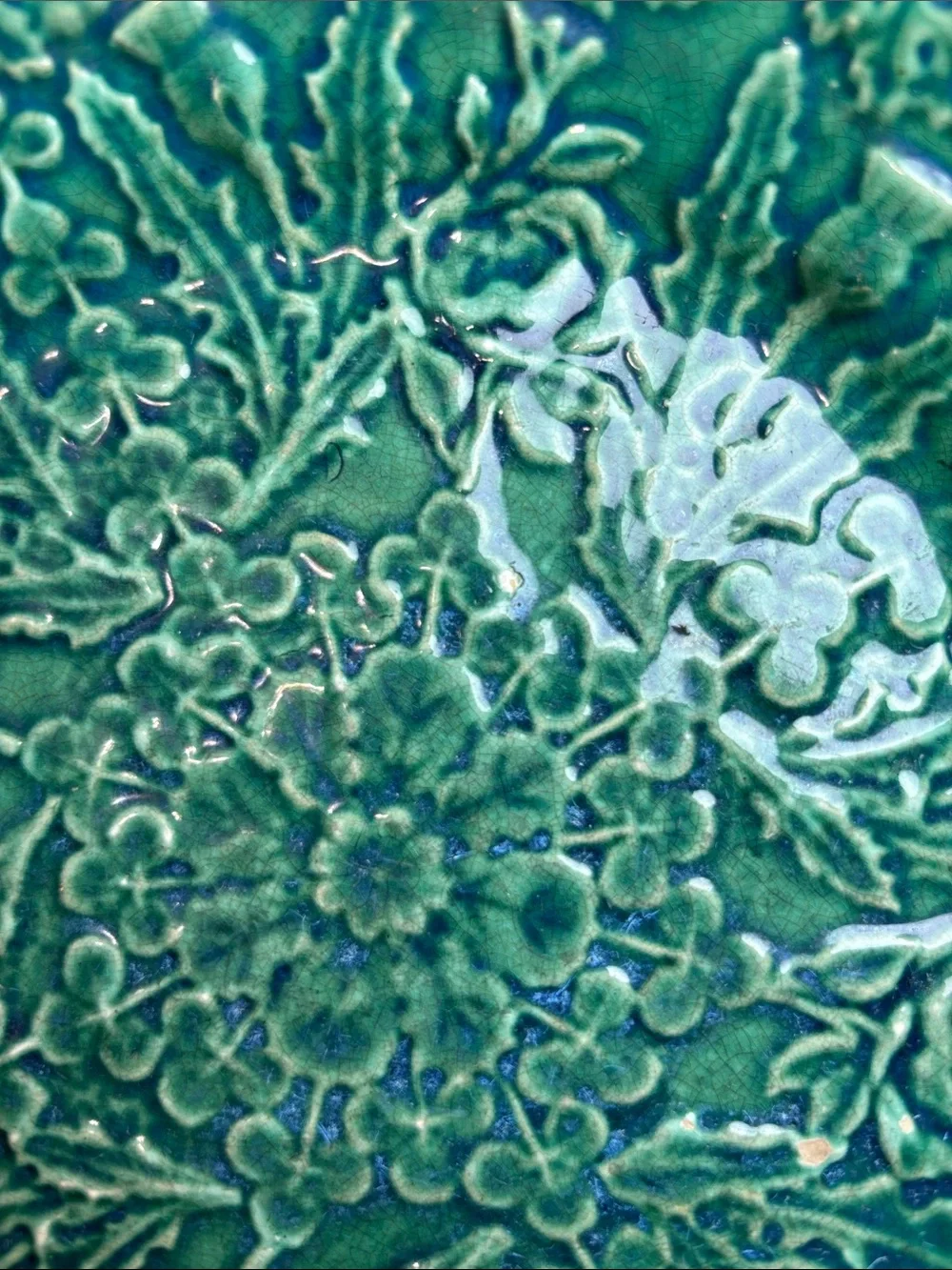 Antique Victorian-era green Majolica Thistles and Clover floral scalloped 1800’s